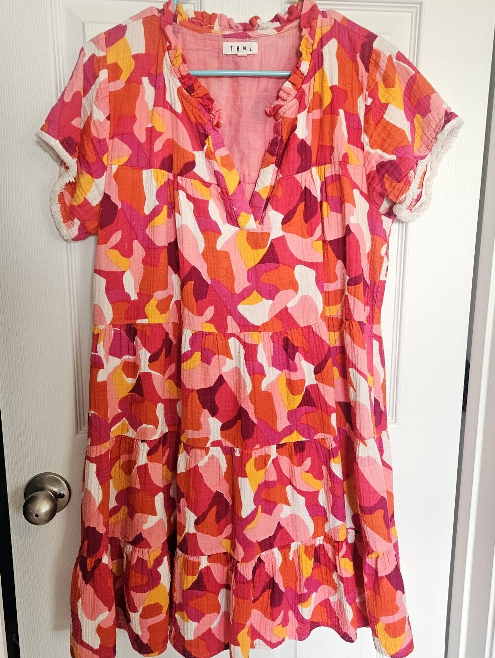 THML Women’s Dress Size X-Large XL Bold Abstract Print Red Pink Cream Fringe EUC